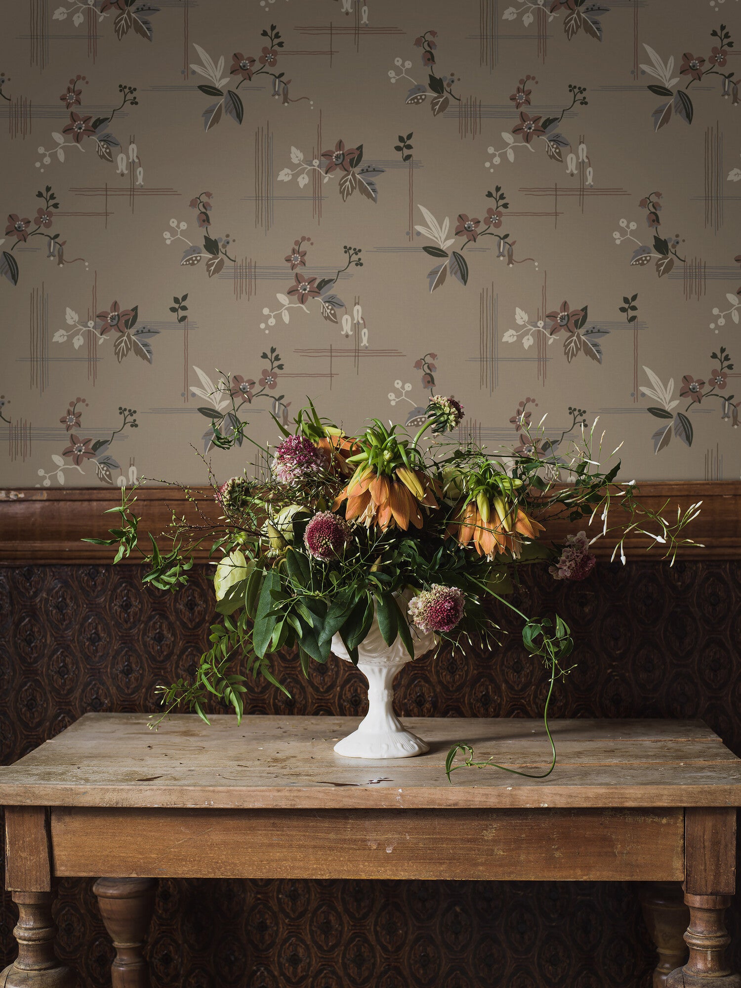 Salängen, brun tapet