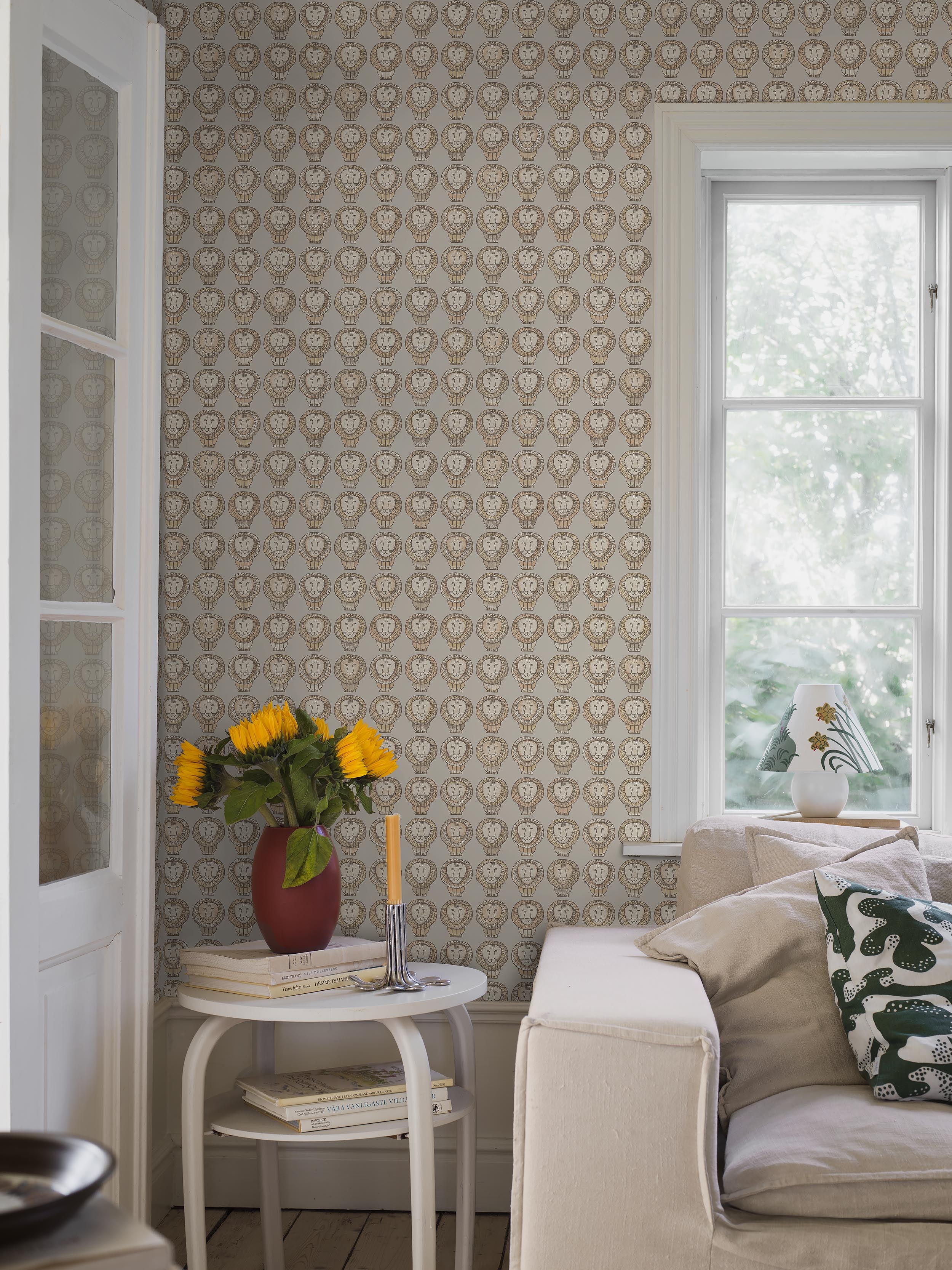 Lisa Larson Lejon, beige